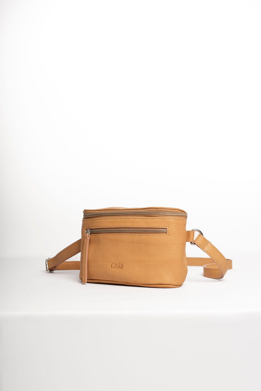 Leather fanny pack. Convertible leather fanny pack. Shoulder bag. Crossbody bag. Full grain leather belt bag. Vegetable tanned leather.