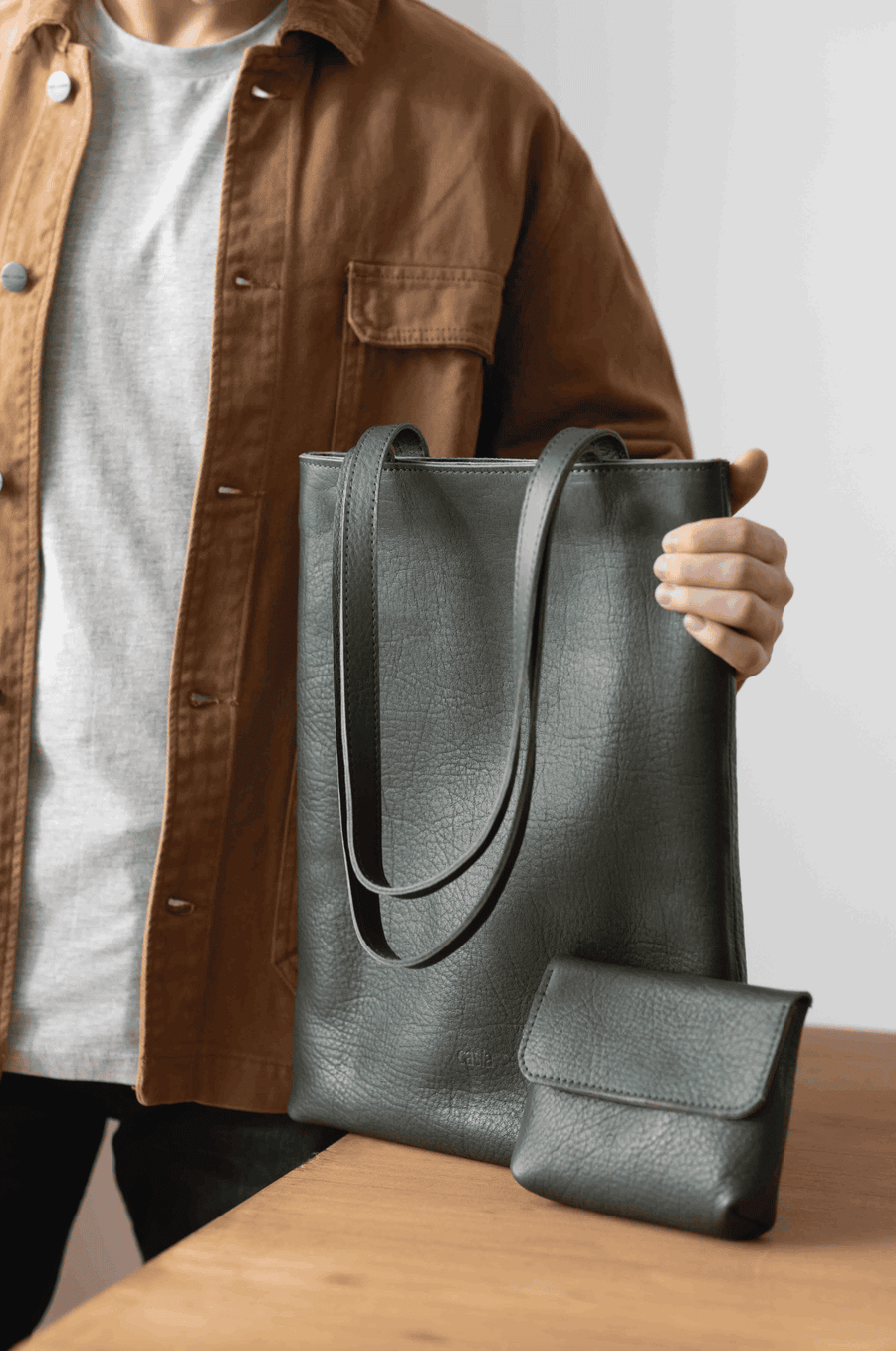 Full grain leather tote. Laptop bag. Vegetable tanned leather shoulder bag.