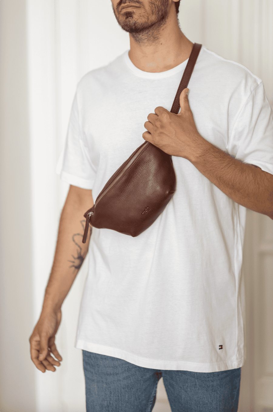 Leather fanny pack. Full grain leather belt bag. Vegetable tanned leather.